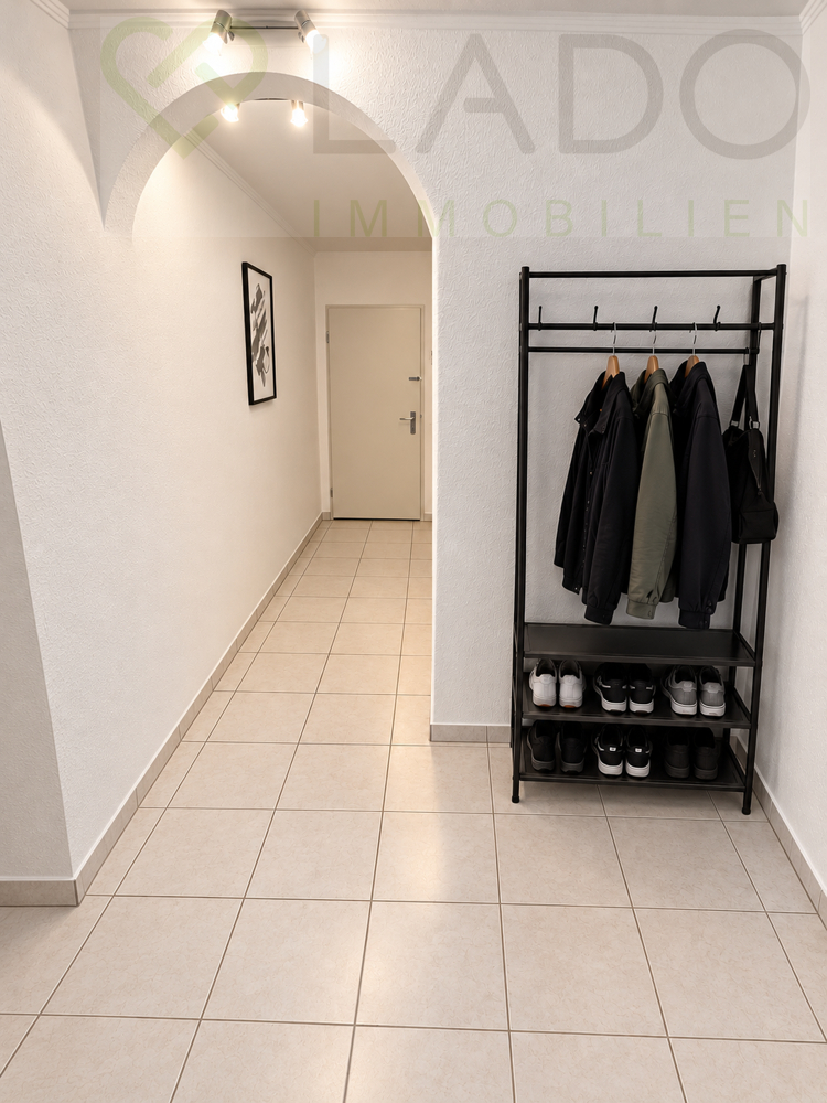 DG-Wohnung Eschweiler / Nothberg mieten Phi: Flur Immobilienmakler Eschweiler / Nothberg DG-Wohnung mieten mit Immobilienbewertung