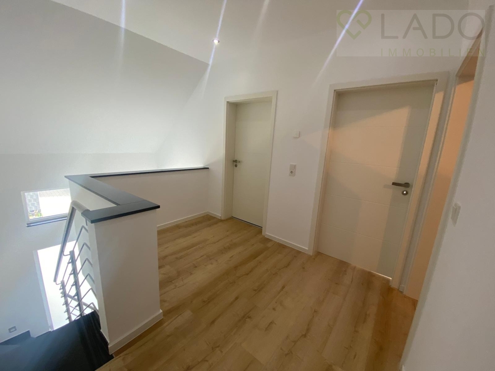 Einfamilienhaus Inden kaufen Phi: Flur OG Immobilienmakler Inden Einfamilienhaus kaufen mit Immobilienbewertung