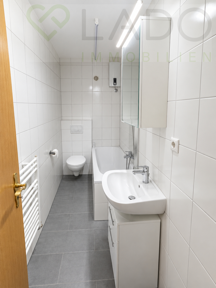 DG-Wohnung Eschweiler / Nothberg mieten Phi: Badezimmer Immobilienmakler Eschweiler / Nothberg DG-Wohnung mieten mit Immobilienbewertung