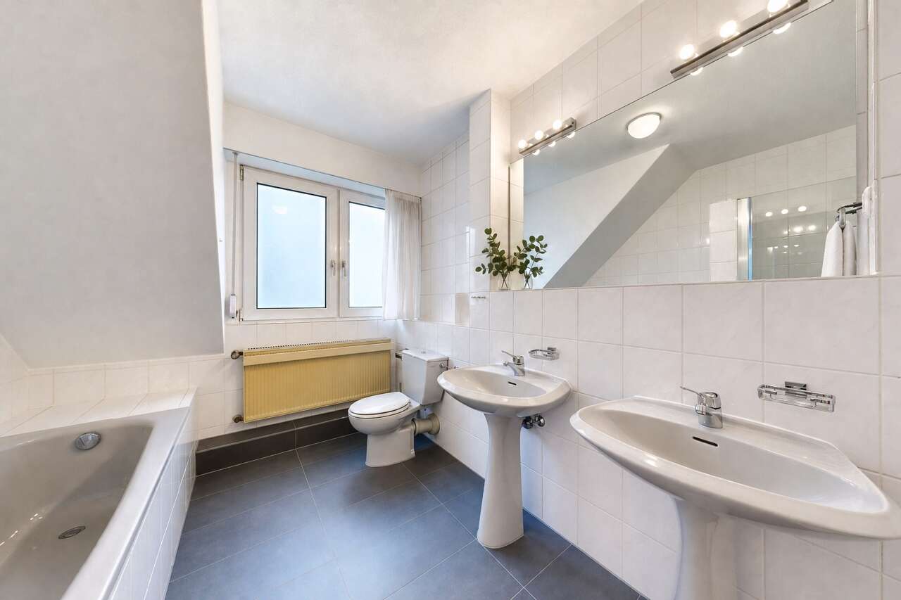 Einfamilienhaus Aachen kaufen Phi: PHI Aachen-Aachen-Einfamilienhaus-Kauf-ML481-Badezimmer-01 Immobilienmakler Aachen Einfamilienhaus kaufen mit Immobilienbewertung