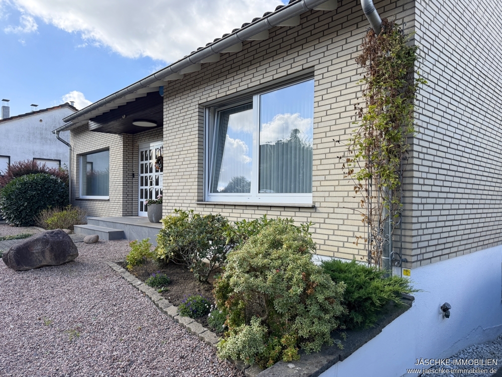 Einfamilienhaus Herzogenrath / Merkstein kaufen Phi: Ansicht Immobilienmakler Herzogenrath / Merkstein Einfamilienhaus kaufen mit Immobilienbewertung