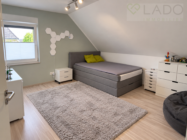 Einfamilienhaus Inden kaufen Phi: Bild 1 Kind 2 Immobilienmakler Inden Einfamilienhaus kaufen mit Immobilienbewertung